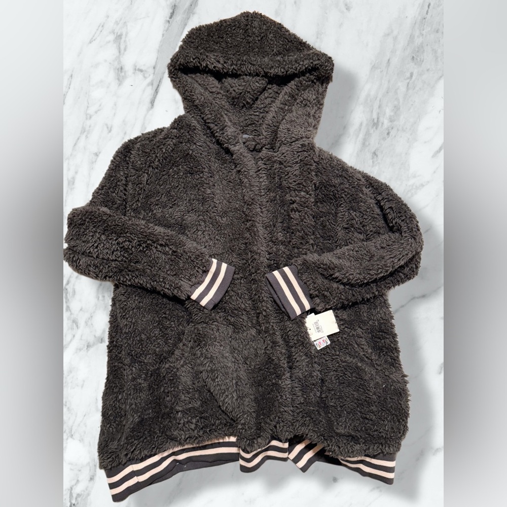 make & model fluffy sweater m/l nwt